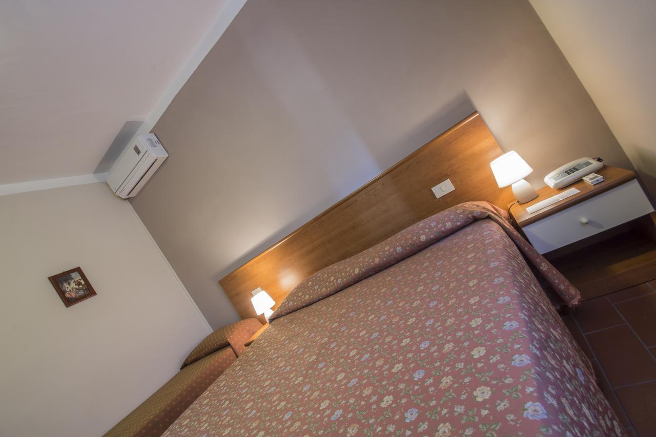 Antico Casale Le Fossate Hotel Giove Ngoại thất bức ảnh