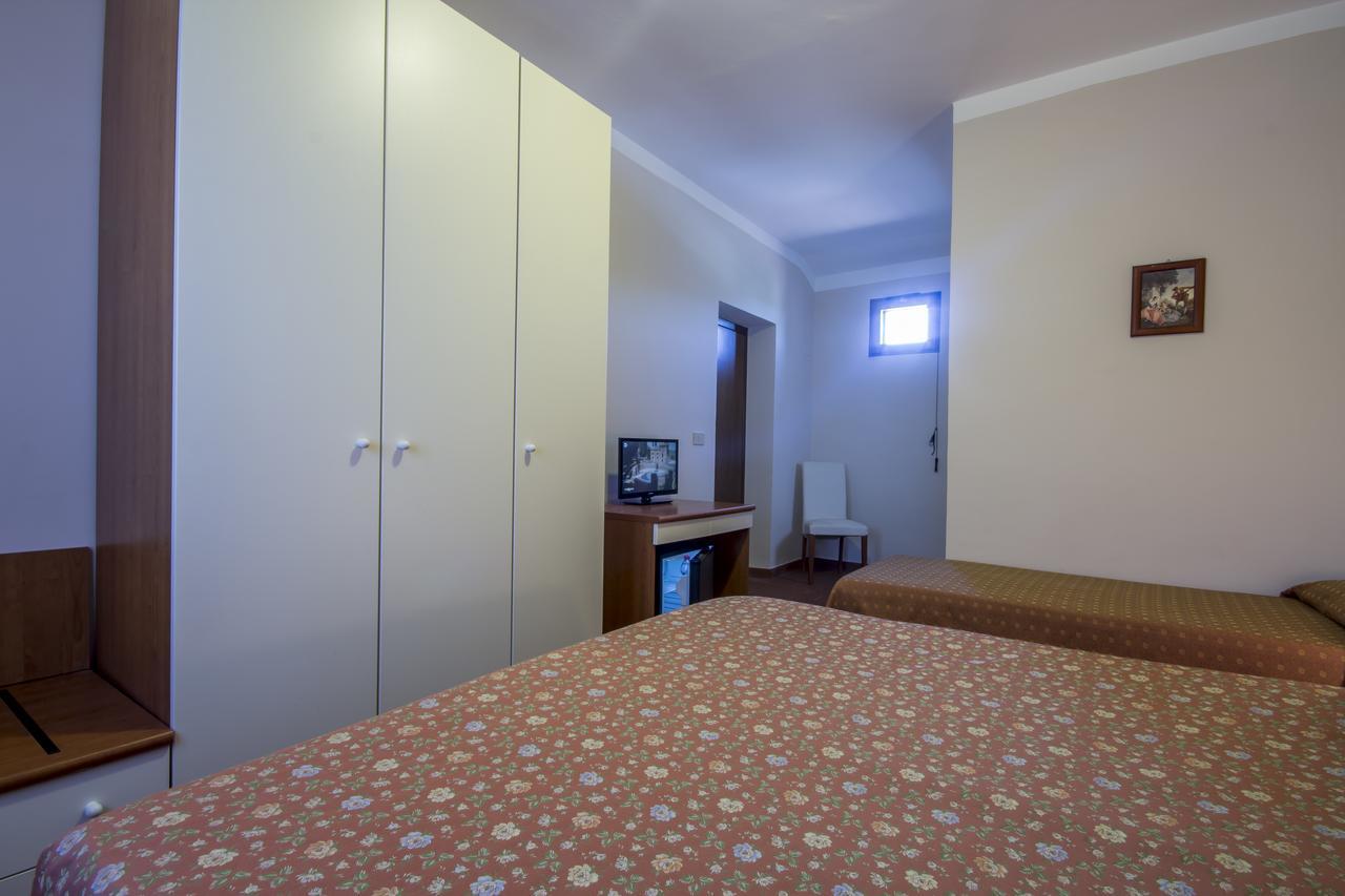 Antico Casale Le Fossate Hotel Giove Ngoại thất bức ảnh